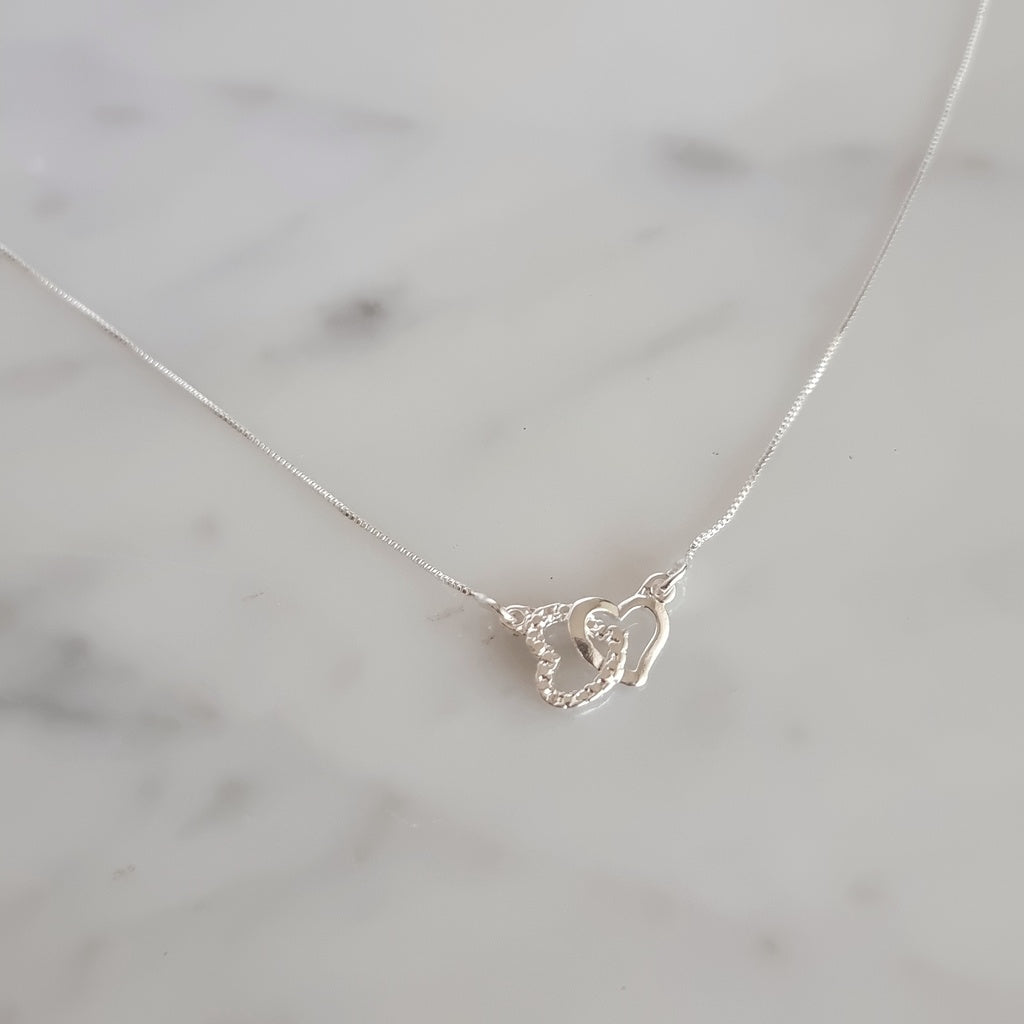 COLLAR CORAZÓN ENTRELAZADO 2 - Magnolia Joyas