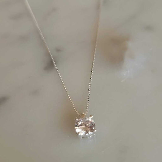 COLLAR PUNTO DE LUZ PLATA 925