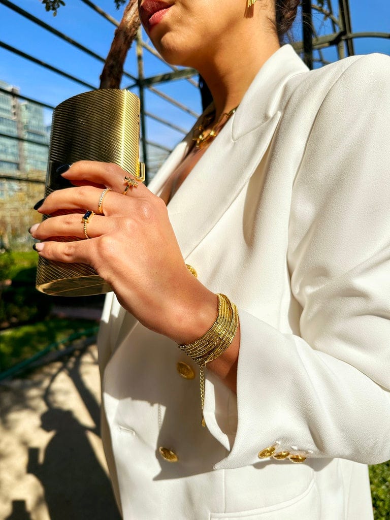 Pulseras y anillos Magnolia Joyas en uso